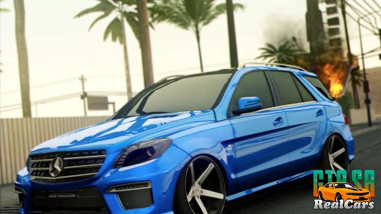 Mercedes-Benz ML63 AMG front view