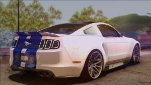 Ford Mustang GT 2012 back right view